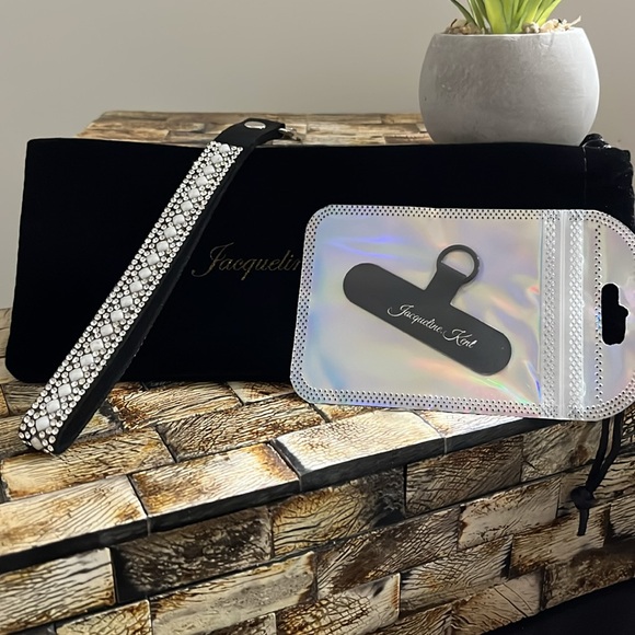 NWT JACQUELINE KENT Bling Cell Phone Wrist Strap - White Diamond - Picture 8 of 9